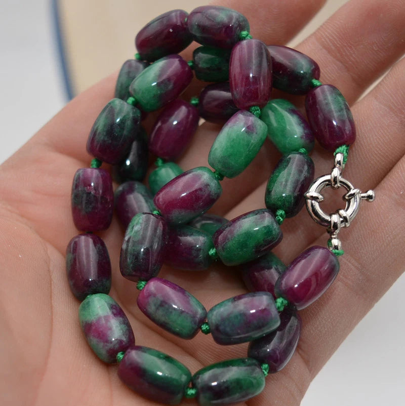 Green rice-shaped bead necklace - full length view