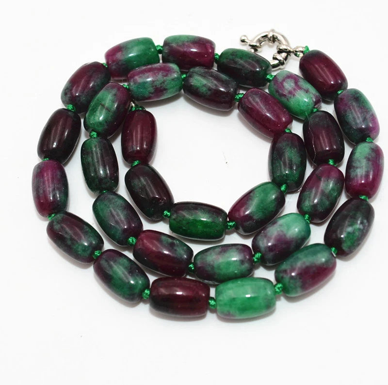 Green rice-shaped bead necklace - front view