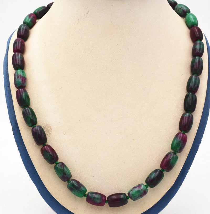 Green rice-shaped bead necklace - close-up view